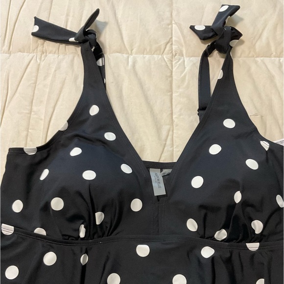 Polka Dot Party Top - Picture 2 of 7